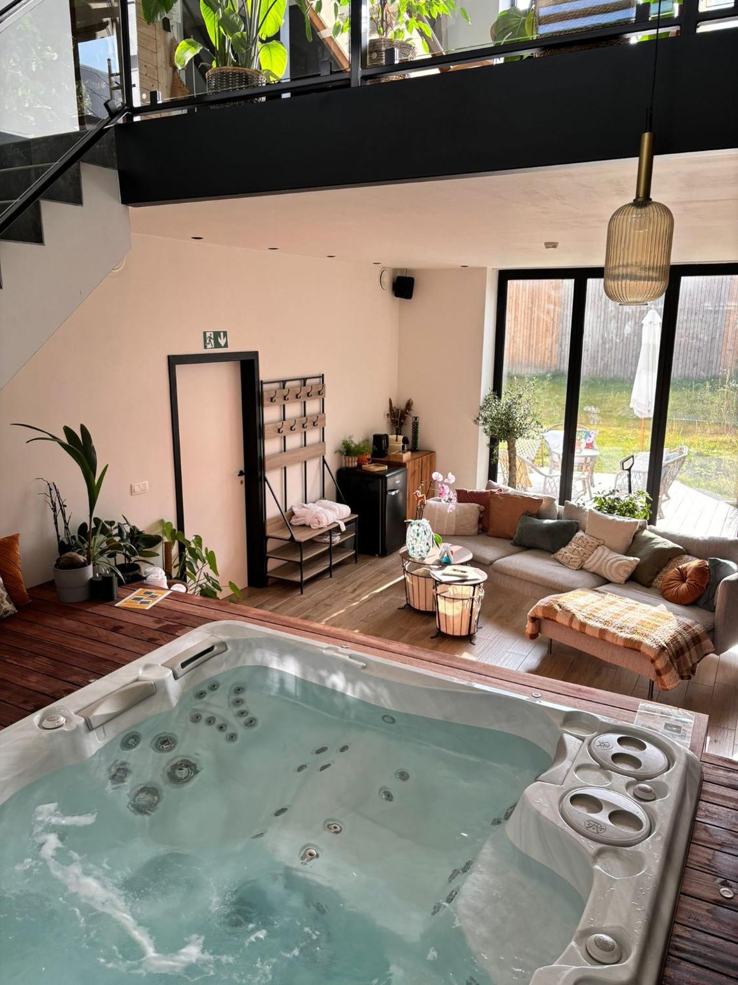 La Tour Obin Bed & Breakfast Philippeville Exterior foto