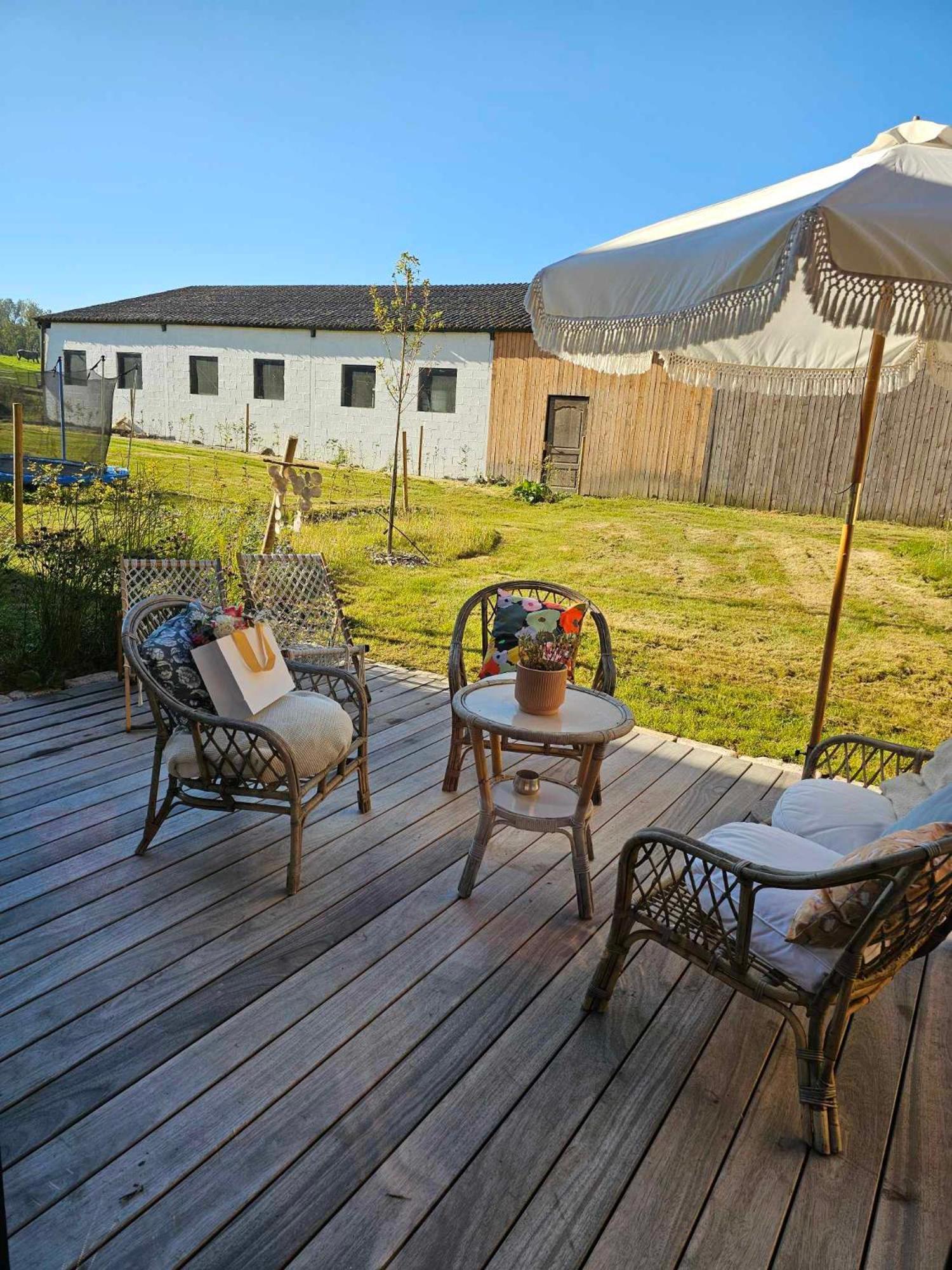 La Tour Obin Bed & Breakfast Philippeville Exterior foto