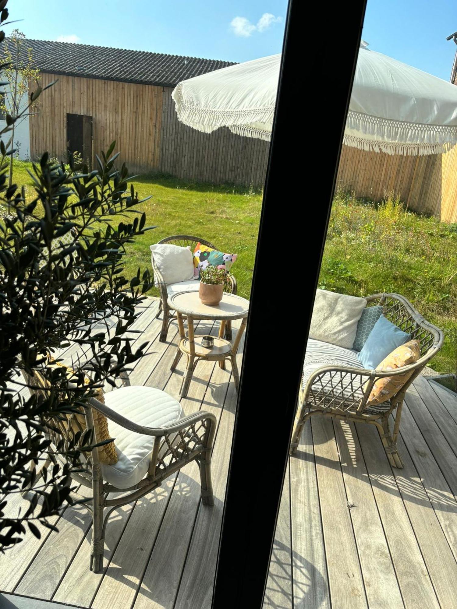 La Tour Obin Bed & Breakfast Philippeville Exterior foto